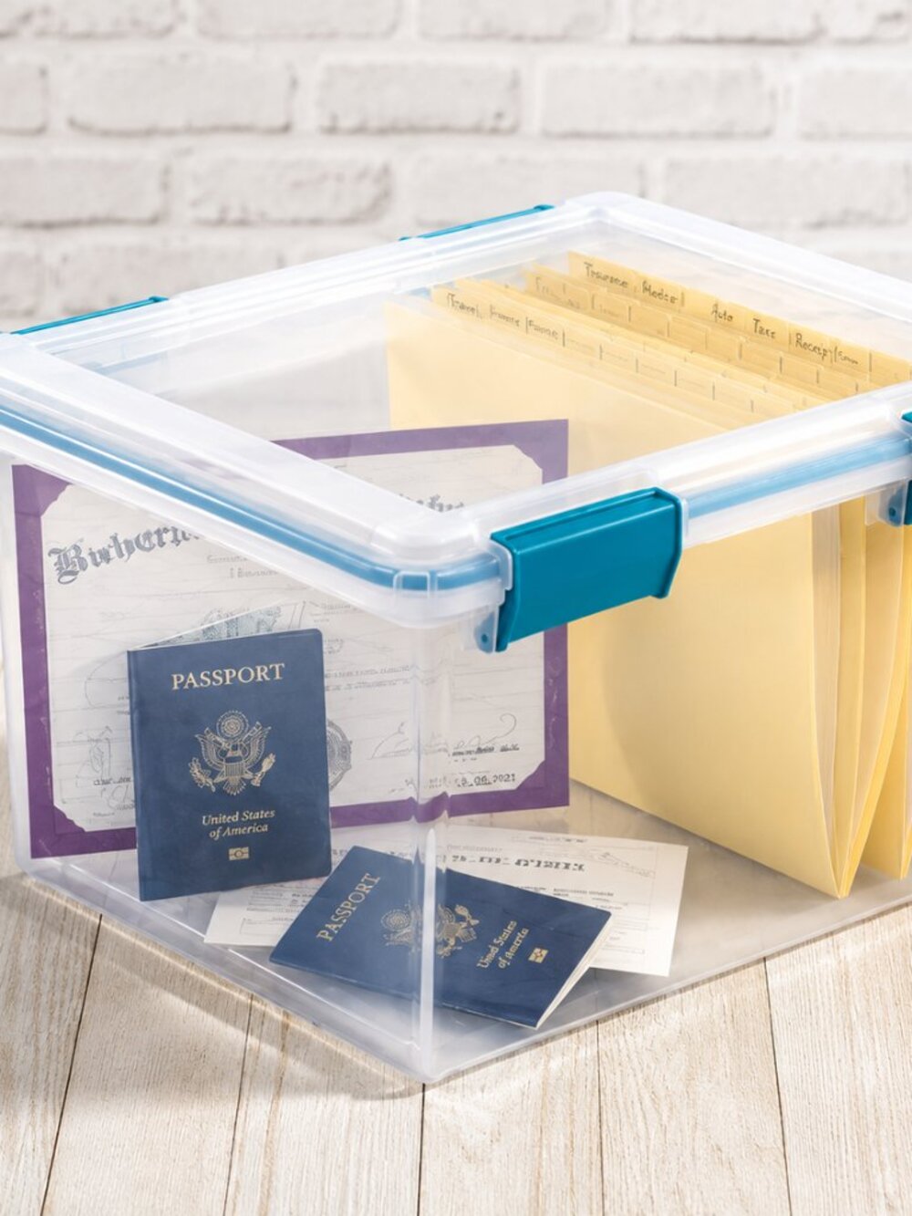 Sterilite 19334304 Storage Tote, Clear, Polypropylene, 18 1/2 In L, 14 7/8 In